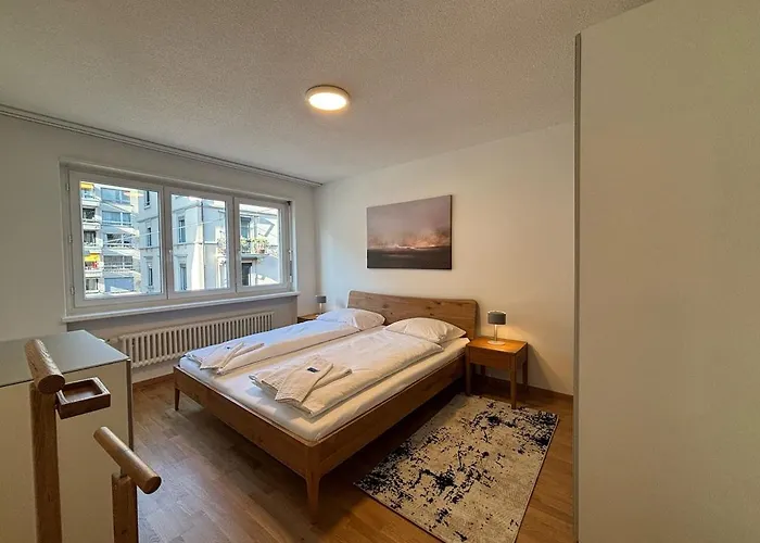 Modern 2br In The Center - Hoesch 12 *